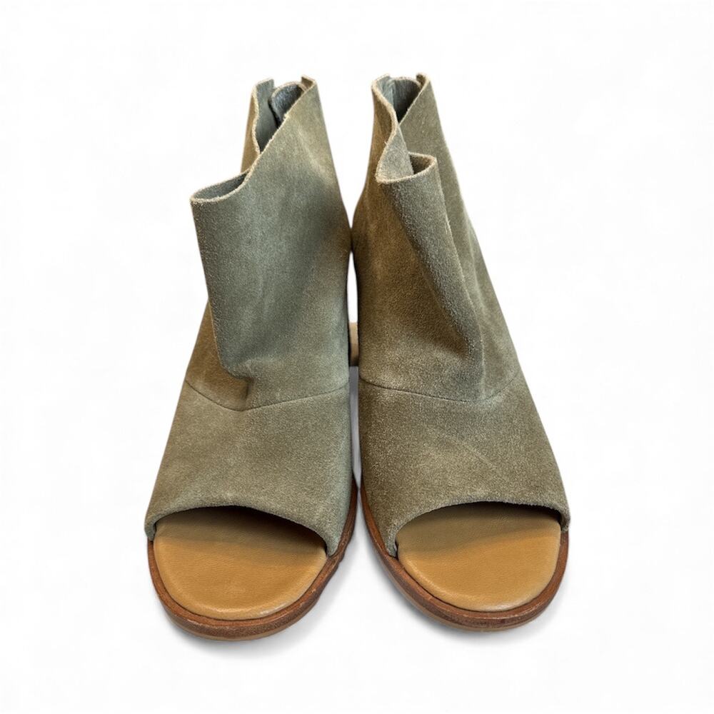 Ugg Ginger Open Toe Bootie Size 8.5 Like New - image 5